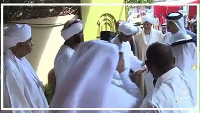 شاهد |أدى سعادة الشيخ ثاني بن حمد بن خليفه آل ثاني ممثلا لأمير دولة قطر صاحب السمو الشيخ تميم بن حمد آل ثاني،أدى واجب العزاء في وفاة المشير عبد الرحمن محمد ح