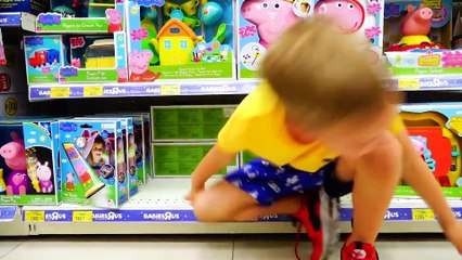 Vlad and Mama play hide and seek with Toys