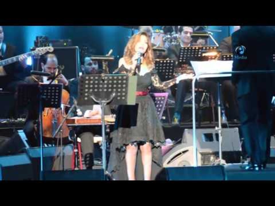 حفلة سميرة سعيد   سميرة سعيد تبدع في غناء  معنديش وقت  بطريقة جديدة أسمعها لأول مرة