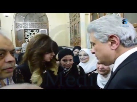 عزاء سيد زيان | شاهد وائل الإبراشي بيسلم على أبنة سيد زيان ويواسيها مع صابرين