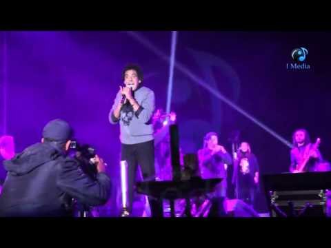 حفلة محمد منير | أسمع منير بيغني مابيجرحش العاشقين مع الجمهور - رائعة