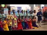 مهرجان الرقص الهندي في مطار القاهرة |  شاهد الفرقة تنتظم عشان تاخد صورة جماعية