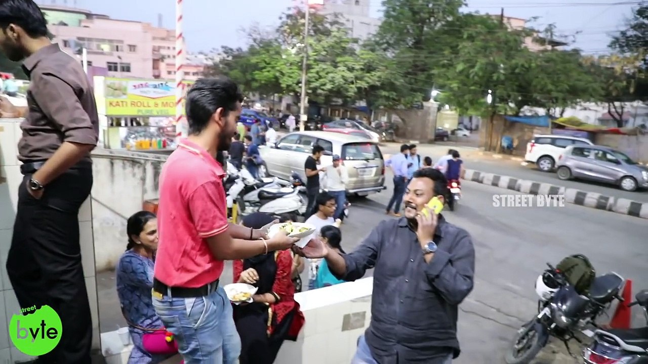 Cheesy Amazing Veg Pizza | Best Place to have Veg Pizzas in Hyderabad | Pizza Den