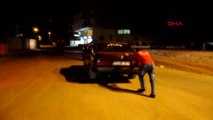 Gaziantep Arızalanan Otomobili, Motosiklete Bağlayıp Götürdüler
