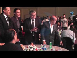 مهرجان النخبة |  شاهد لطفي لبيب بيسلم على كل اللي على الطرابيزة!!