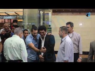 العرض الخاص لفيلم " الماء والخضرة والوجه الحسن" | باسم سمرة مش قادر يقف من الحر !