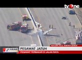 Pesawat Jatuh dan Terbakar di Jalan Raya