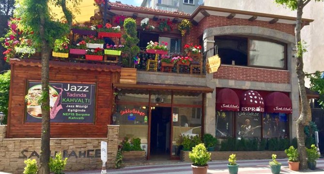 Avcıların Parlayan Yıldızı: Saklı Bahçe Cafe