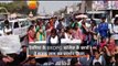 कॉलेज की जमीन को लेकर बीआरडीपीजी के छात्रों ने सड़क जाम कर किया प्रदर्शन