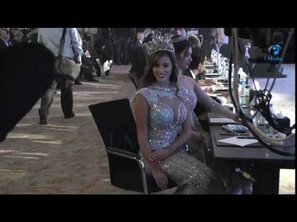 حفل ملكة جمال مصر 2016 |  شوف ملكة جمال مصر سابقا عضو لجنة التحكيم بتاخد صور مع المصورين!