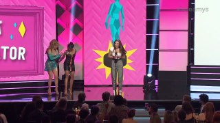 Emma Chamberlain Wins Breakout Creator - Streamys 2018