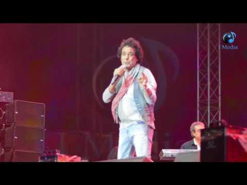 حفلة محمد منير | محمد منير يبدع ويشعل الحفل على...