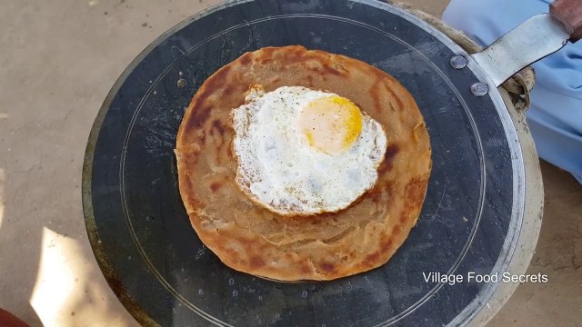 Paratha Anda Recipe for Sehri - Desi Ghee Ka Paratha - Special Ramadan Recipe - Village Food Secrets