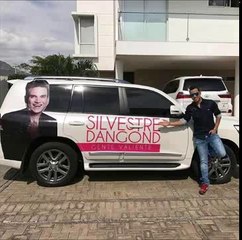 Detallazo de Silvestre Dangond / a  el  Gran Martin Elias