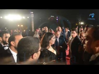 ختام مهرجان القاهرة السينمائي |  شاهد خناقة "فيفي عبدة" مع الحاضرين شوف اللى حصل ف الخناقة!