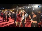 ختام مهرجان القاهرة السينمائي | واحدة لابسة ملكة جمال متدايقة من تحرش الناس بيها - تعرف على السبب!