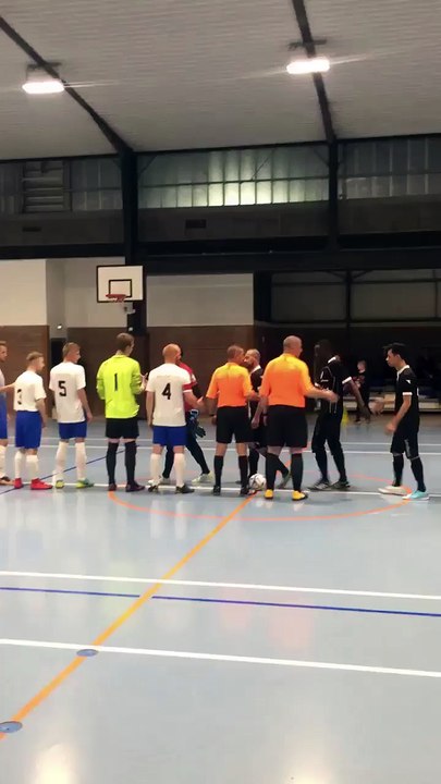 Entrée des joueurs Amiens Marivaux Vs Us Vimy Futsal