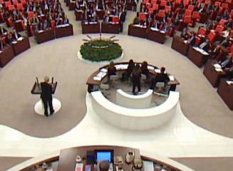 Muhalefet sevinç çığlıkları attı