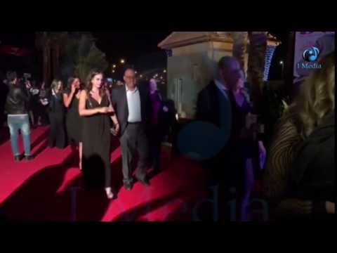 حفل الدير جيست 2016 | حنفية مزز بفساتين سوداء على السجادة الحمراء