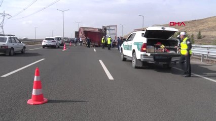 Tır'a Çarpan Kamyon Hurdaya Döndü 1 Yaralı