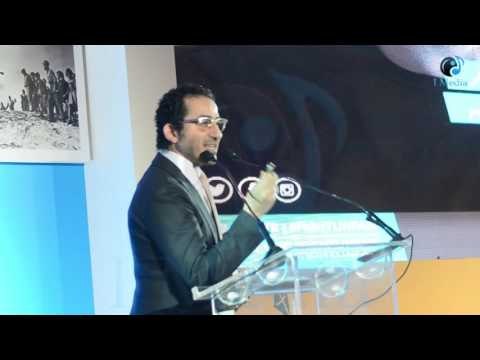 تكريم اليونسيف لسفراء النوايا الحسنة | أحمد حلمي يحرج مني زكي بصباع الروج - شوف اللي حصل!