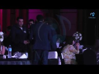 كرنفال الموضة | شاهد لحظة استقبال الفنان رامى وحيد