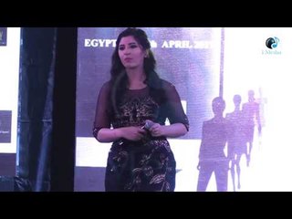 كرنفال الموضة | شاهد الظهور المميز للمطربة إيمان عبد العزيز