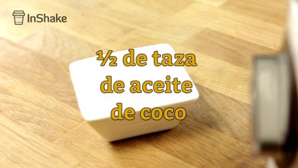 Batido de aceite de coco y plátano