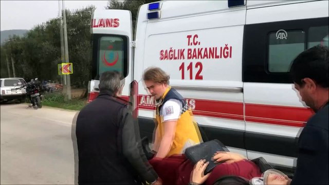 Otomobil ile zeytin yüklü kamyonet çarpıştı - BURSA