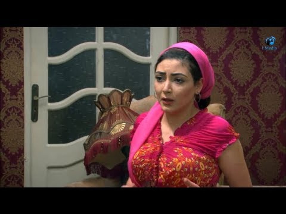 هو و الخدامة لوحدهم و الشيطان شاطر