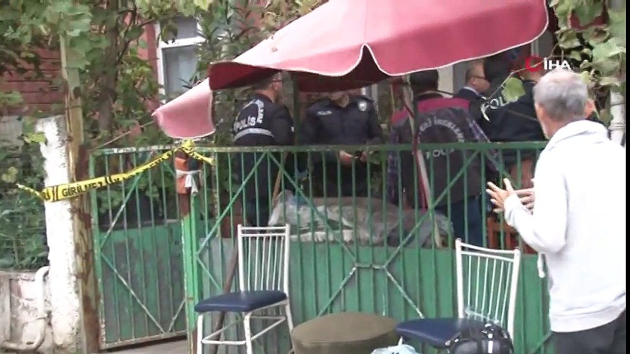 Kocaeli'de Vahşet...Tartıştığı Üvey Annesini Boğazını Keserek Öldürdü