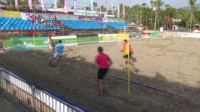 Alanya'da TFF Plaj Futbolu Ligi finalleri başladı