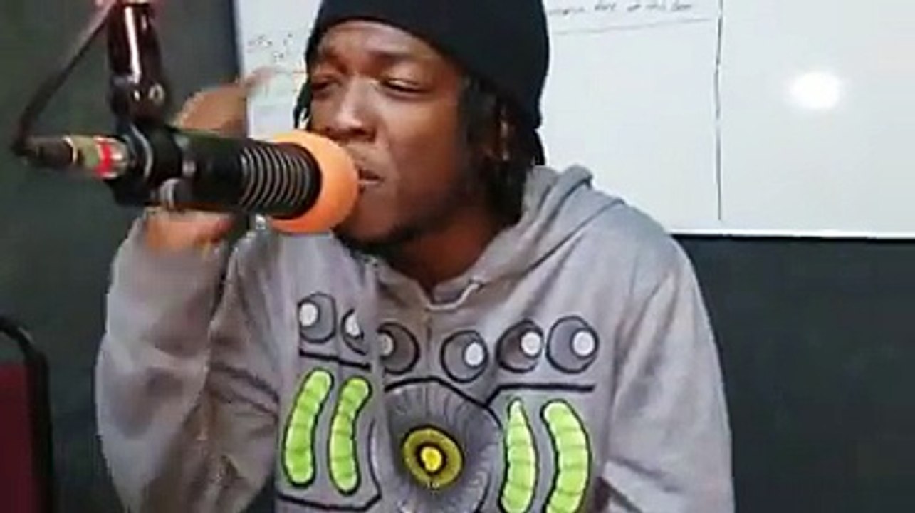 Lion Paw live