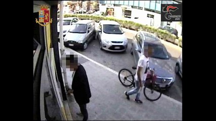 Trani e Barletta: pericoloso rapinatore seriale filmato ed arrestato, rubava agli anziani