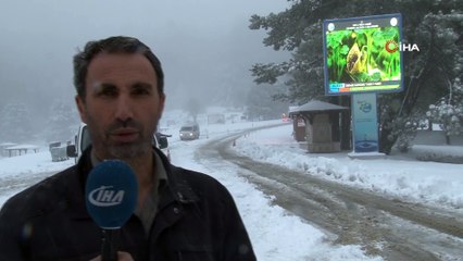 Uludağ'da kar kalınlığı 20 santimetreye ulaştı, zincirsiz seyahate izin verilmiyor