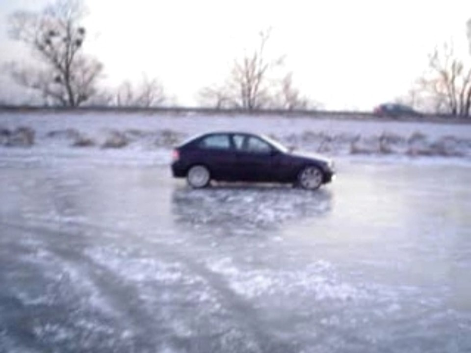 bmw sur la glace