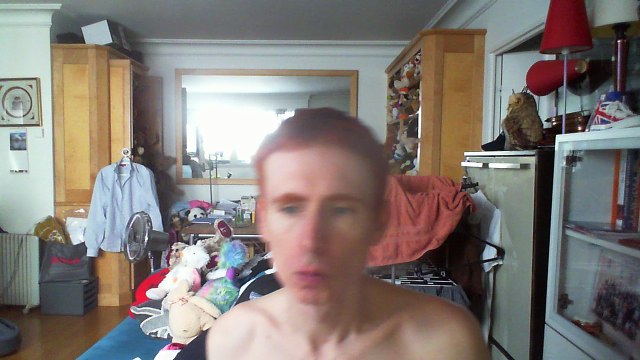 Wiwi égratigne à bout portant de Bibi Flash