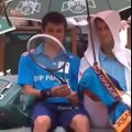 Quand Novak Djokovic prenait soin d'un ramasseur de balles à Roland Garros