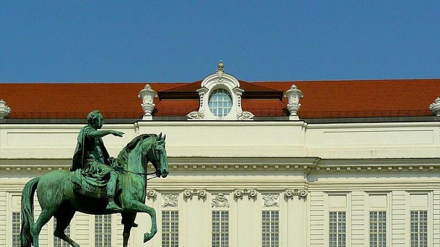 Pferd ist okay: Österreichs neue Schilder an der Grenze