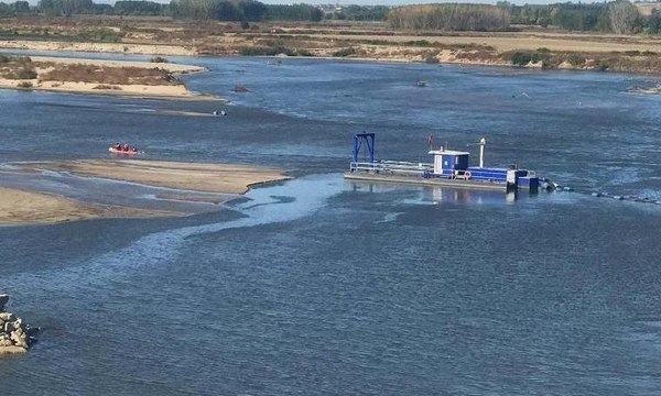 Meriç Nehri'nde kaçak göçmenlerin botu alabora oldu