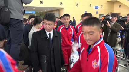 북한 유소년 축구단 경의선 육로 통해 입경 / YTN