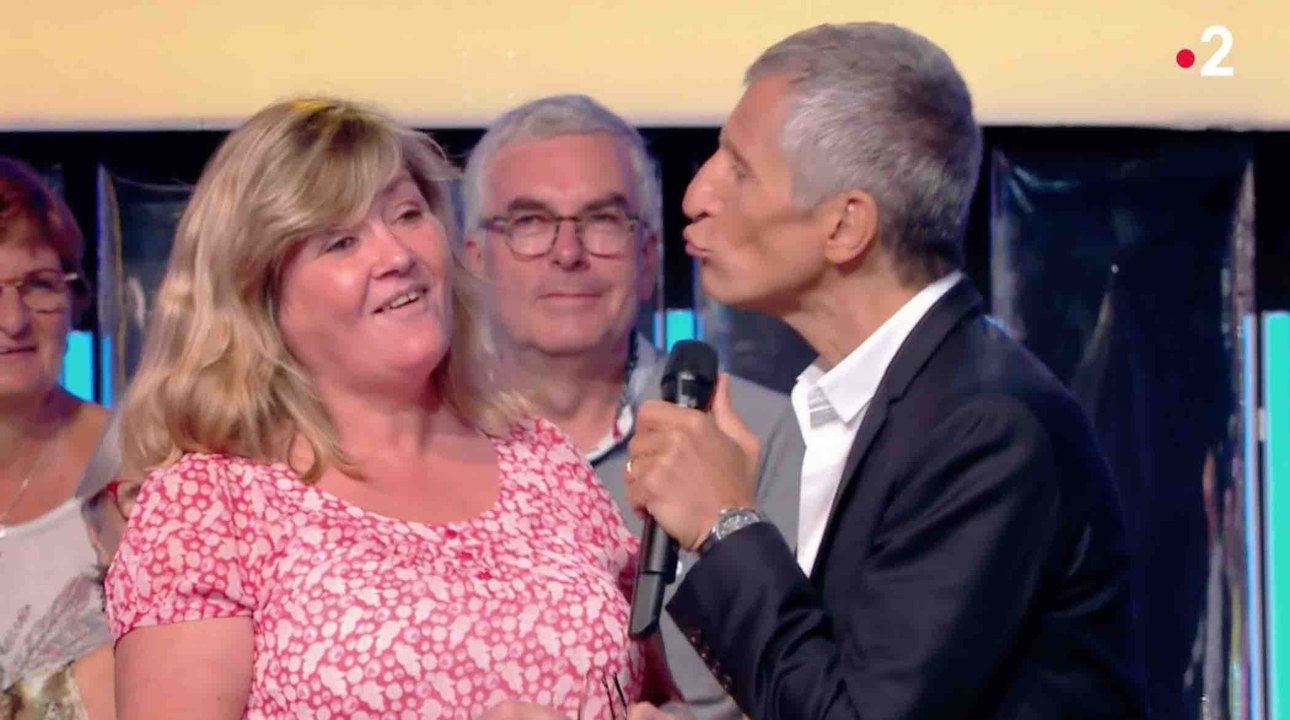 Quand Nagui se montre un peu trop insistant avec une candidate - ZAPPING TÉLÉ DU 25/10/2018