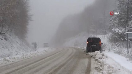 Mevsimin İlk Kar Yağışı Sürücülere Zor Anlar Yaşattı