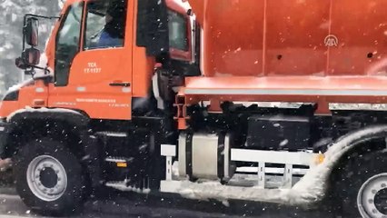 Uludağ'daki 'oteller bölgesi'ne mevsimin ilk karı düştü - BURSA