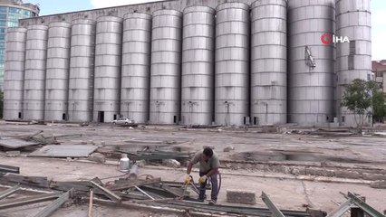 60 Yıllık Siloların Yıkıldığı Alana Modern Kütüphane