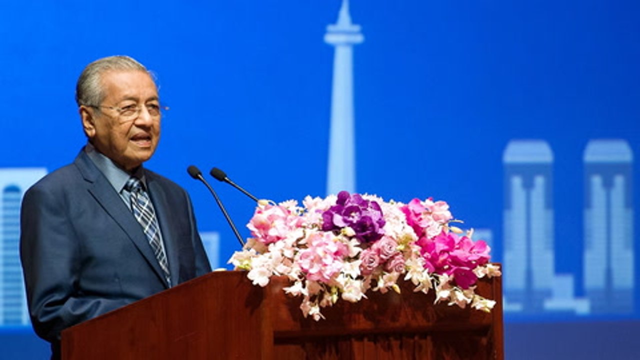 Mahathir wants 'peaceful' resolution for southern Thailand conflicts