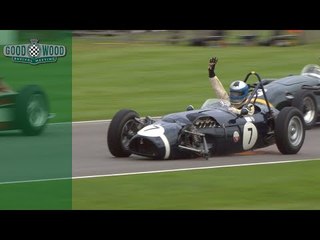 Wheel flies off on starting grid