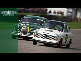 Titanic touring car battle for the lead