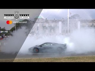 McLaren 600LT smokes up debut at FOS