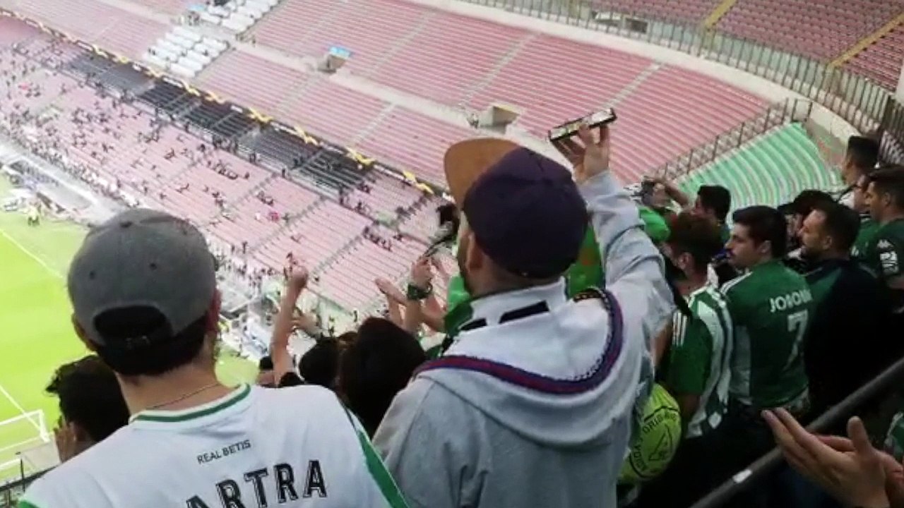 Milan-Betis: La Afición del Betis, en las Gradas de San Siro